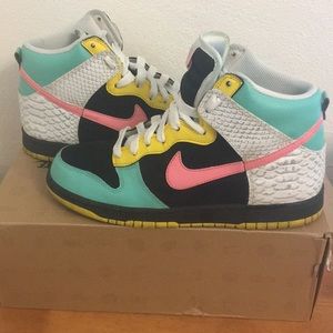 womens nike dunks high tops